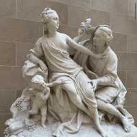 ルーブル美術館（フランス・パリ）– 世界最大級の美術コレクションが集う芸術の殿堂