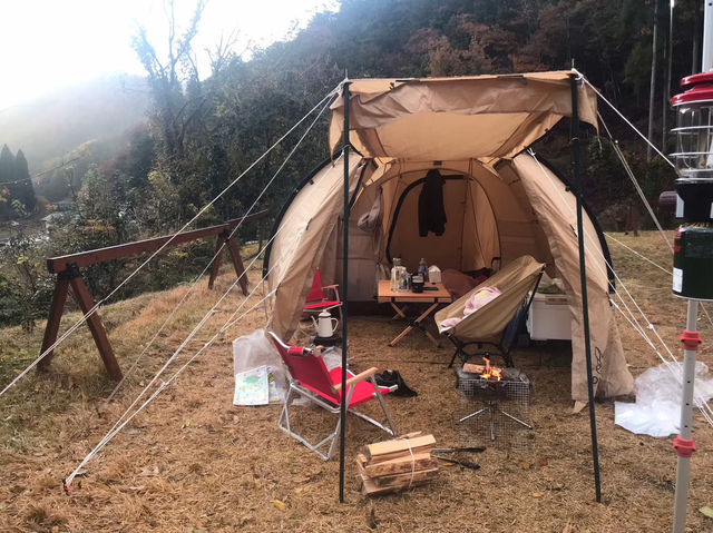 「自然に囲まれた癒しのひととき！ひよしフォレストリゾート山の家でキャンプ＆温泉🔥」