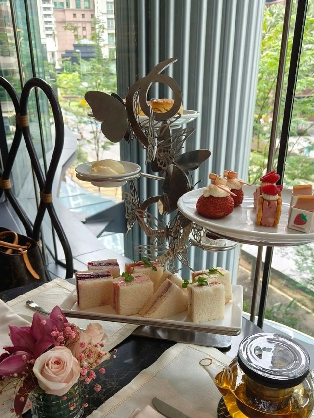 Tea Time with a Touch of Glam