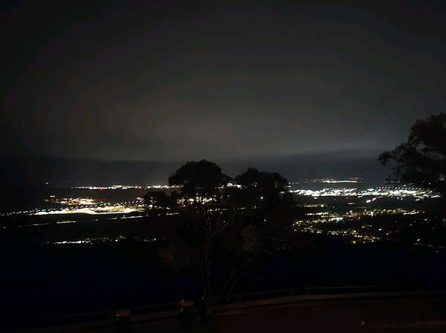 Mount Ainslie Lookout:Australian National University (ANU) Review: Campus Walks and Environment