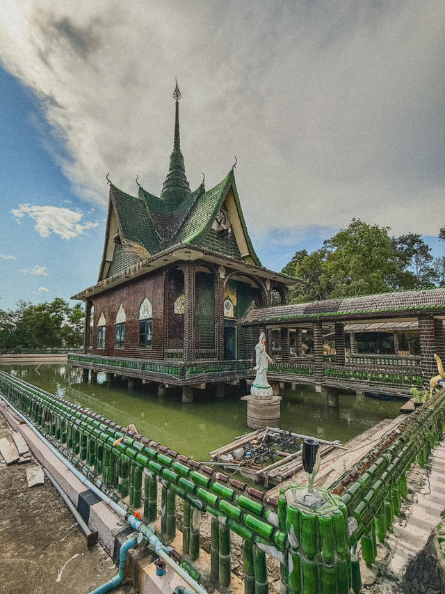 วัดป่ามหาเจดีย์แก้ว (วัดล้านขวด)