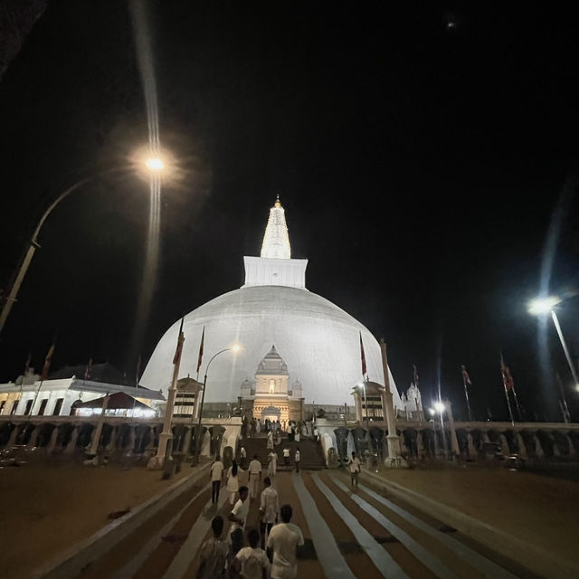 Ruwanwelisaya: The Timeless Glory of Anuradhapura