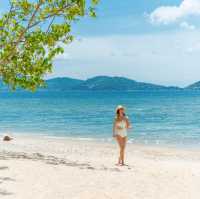 ที่พักหรูริมทะเล บรรยากาศร่มรื่น สระน้ำกว้างมาก