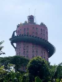 【ワット・サンプラン｜Wat Samphran】  “ドラゴンが巻きつくピンクの塔” 想像を飛び越える異世界寺院。