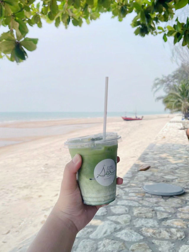 คาเฟ่น่ารัก ใกล้ชิดทะเล สายลม แสงแดด
