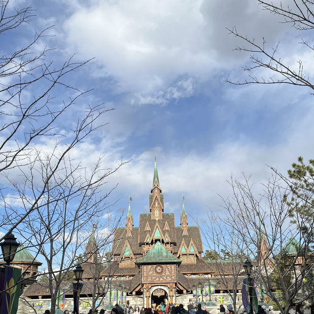 【東京ディズニーリゾート】ファンタジーの世界へ飛び込もう！ファンタジースプリングス