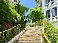 Thang Rồng – The Dragon Stairway of Sunset Town
