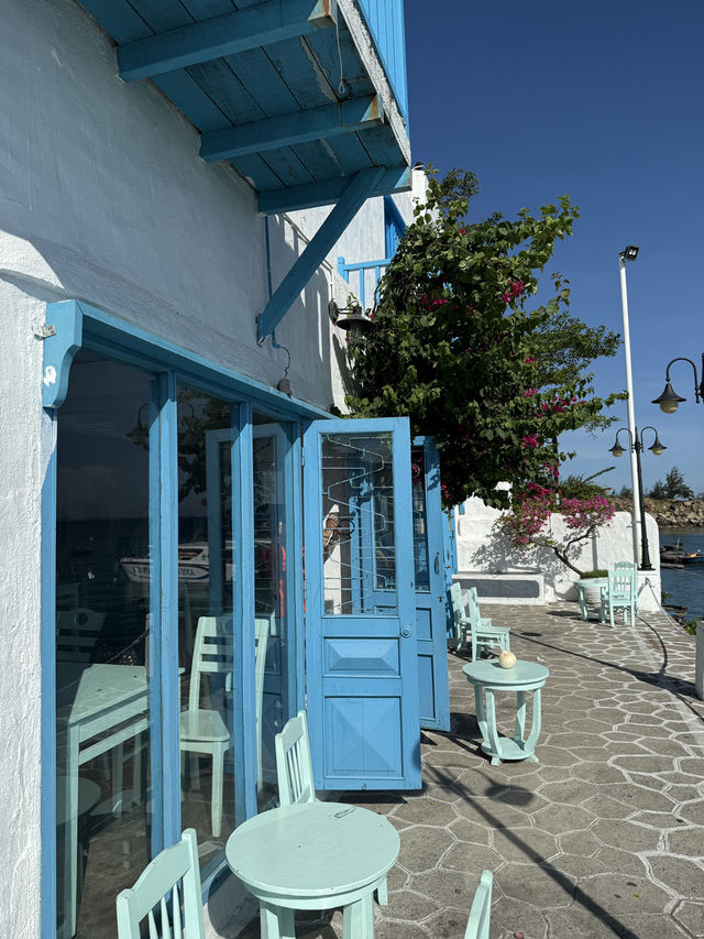 Son Tra Marina​ Café
