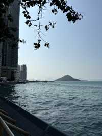 เดินเล่นริมทะเล Kennedy Town Waterfront