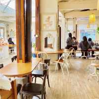 Highwaist Cafe