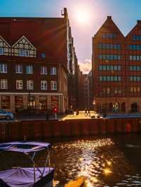 🇵🇱🌊 Gdańsk Escape: Poland’s Colorful Baltic Surprise on a Budget! 🌊🇵🇱