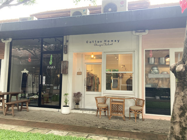 แหล่งรวมของกินร้านดังที่ “จริงใจวิลเลจ”   