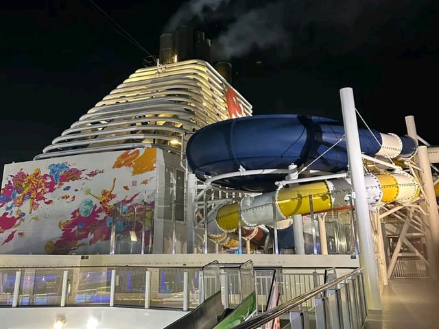 🚢💙 Genting Dream Cruise – Your Floating Wonderland Awaits! 🌟🌊