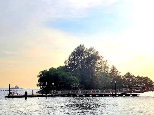 Catch the island vibes at Siloso Beach, Singapore's famous beach