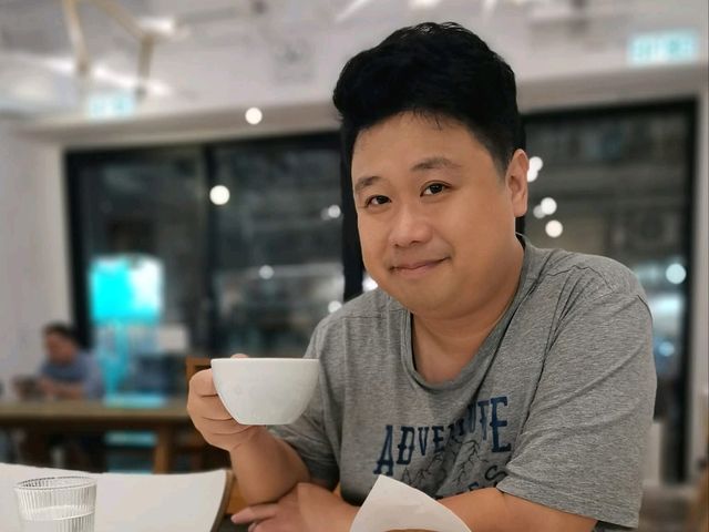 北角油街藝術遊☕️！薄荷朱古力+拉花😍！估下係咩？