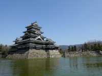 🏯 Matsumoto-jō Castle – Majestic, Peaceful, and Unforgettable