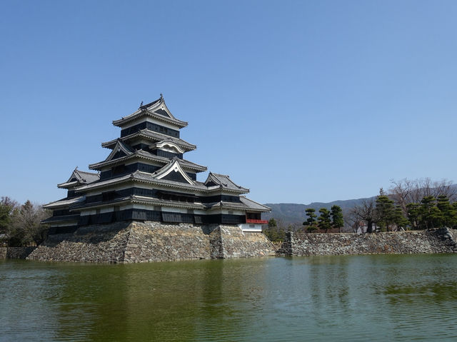 🏯 Matsumoto-jō Castle – Majestic, Peaceful, and Unforgettable