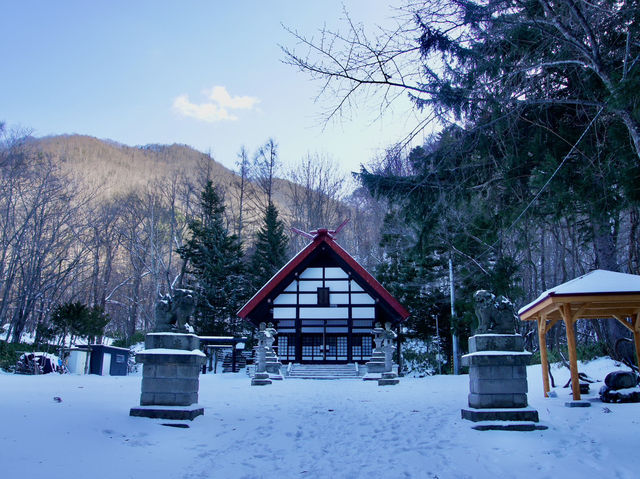 🌨️ Mystical Morning at Jozankei Shrine