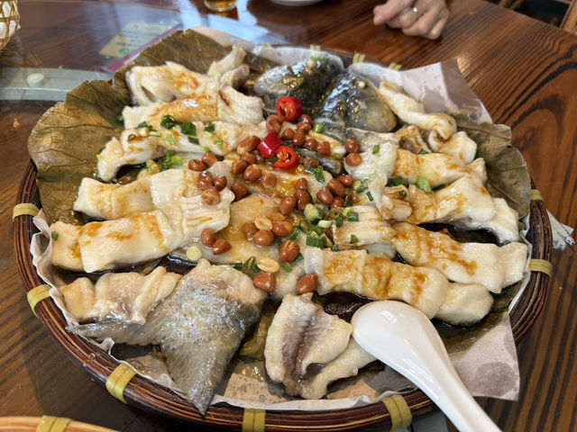 🔥 順德美食打卡必到！一家人•三只缸燒鵝 🦢 舌尖上的絕味體驗！🔥 🍗 
