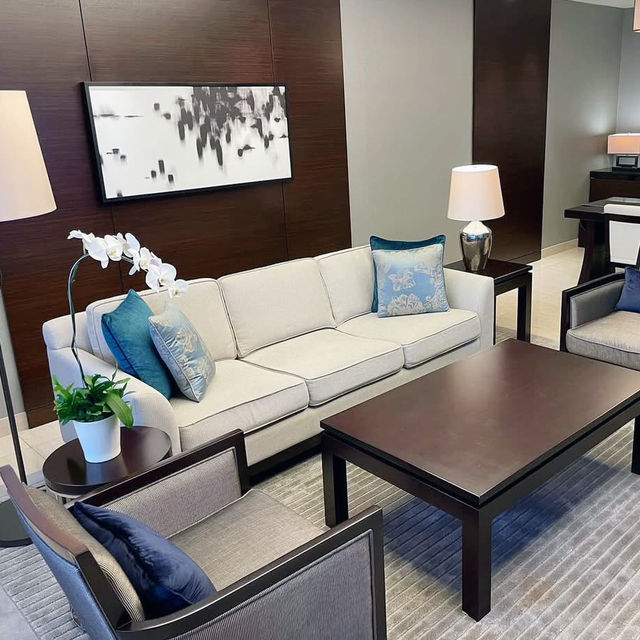 Luxury in the City: Fairmont Jakarta Shines Bright 🇮🇩