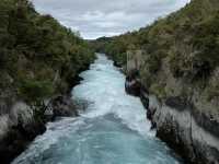 🌊 Huka Falls｜用爆發力演奏的藍色水交響曲 
