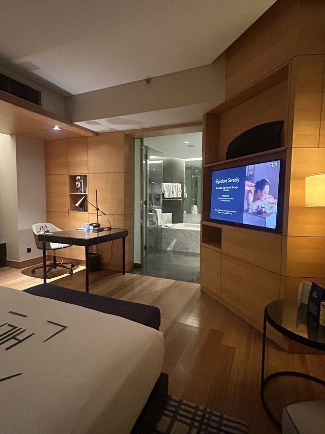 Hilton KL: Excellent location and still grand