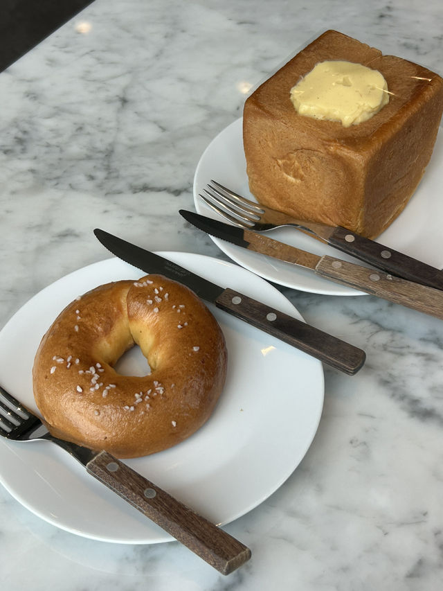 빵• 식사•커피까지 한 공간에, 밀리미터에서 여유로운 브런치