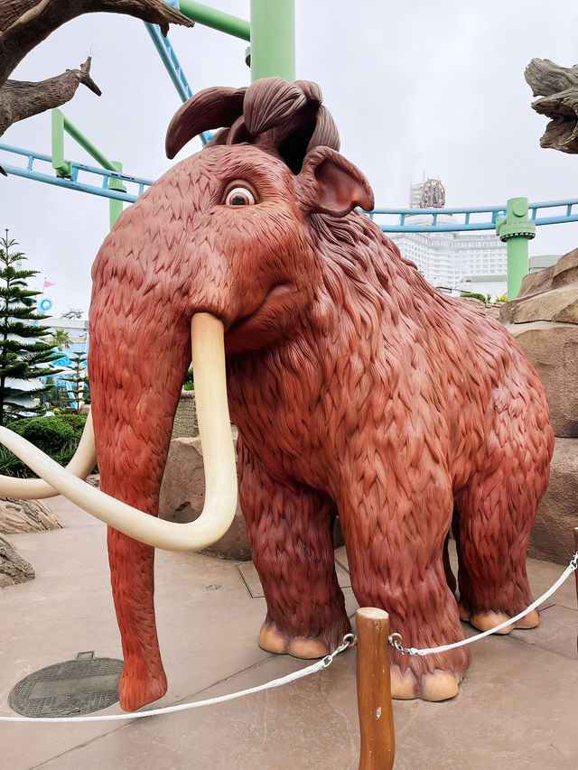 Mammoth Mayhem Awaits at the Ice Age Mammoth Fun Zone!