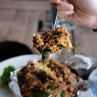 บ้านไม้ริมน้ำ – ร้านอาหารพื้นบ้านบรรยากาศดี