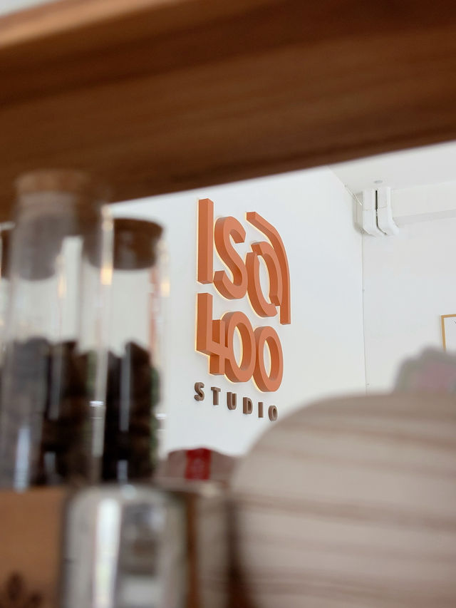 Iso 400 studio คาเฟ่มินิมอล สวยๆ ที่มหาสารคาม