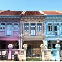 レトロとモダンが交差する、色彩の宝箱「Katong」へ🇸🇬