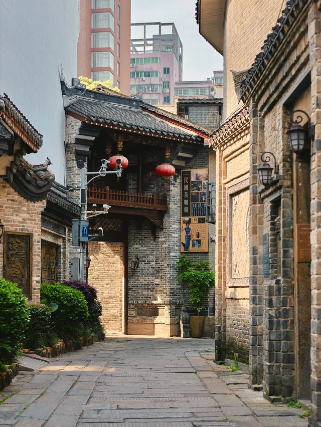 Hidden Gem in Bustling Changsha｜Baiguoyuan