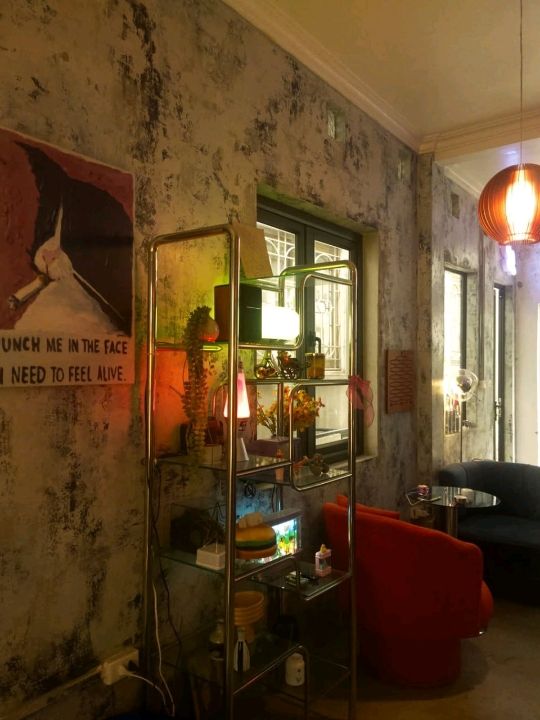 Kismet is a cozy café