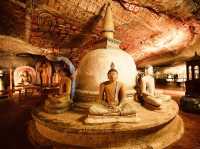 🏯✨ *Temple of the Sacred Tooth Relic (Sri Dalada Maligawa): Kandy’s Holiest Buddhist Shrine* 🦷🌸