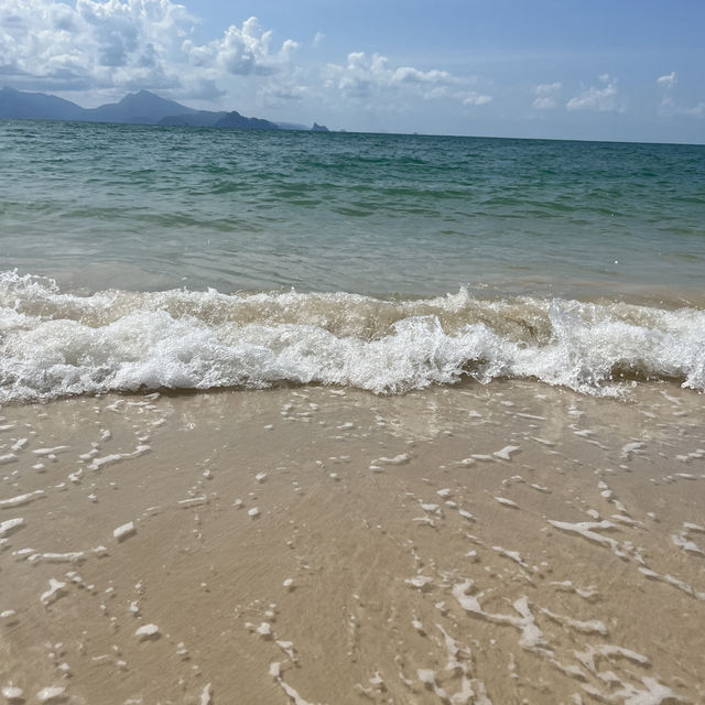 🌴 Pantai Cenang Is Where Island Dreams Come True in Langkawi