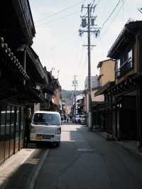 🏮 ซันมาชิ ซูจิ – เดินตรอกไม้ หลงรักเมืองเก่า 🏯