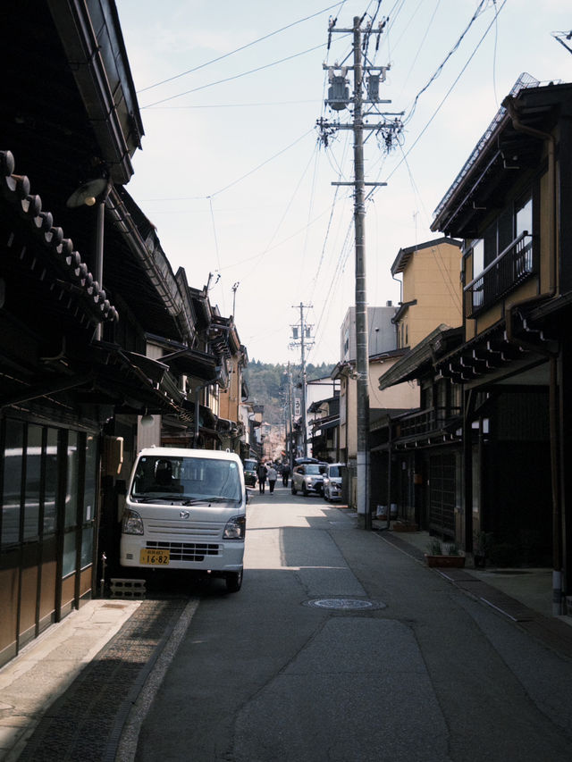 🏮 ซันมาชิ ซูจิ – เดินตรอกไม้ หลงรักเมืองเก่า 🏯