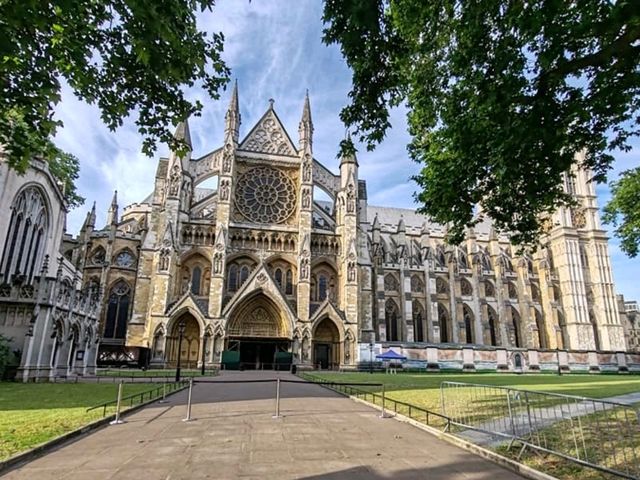 Westminster Abbey: A Gothic Masterpiece and Britain's Historical Chronicle