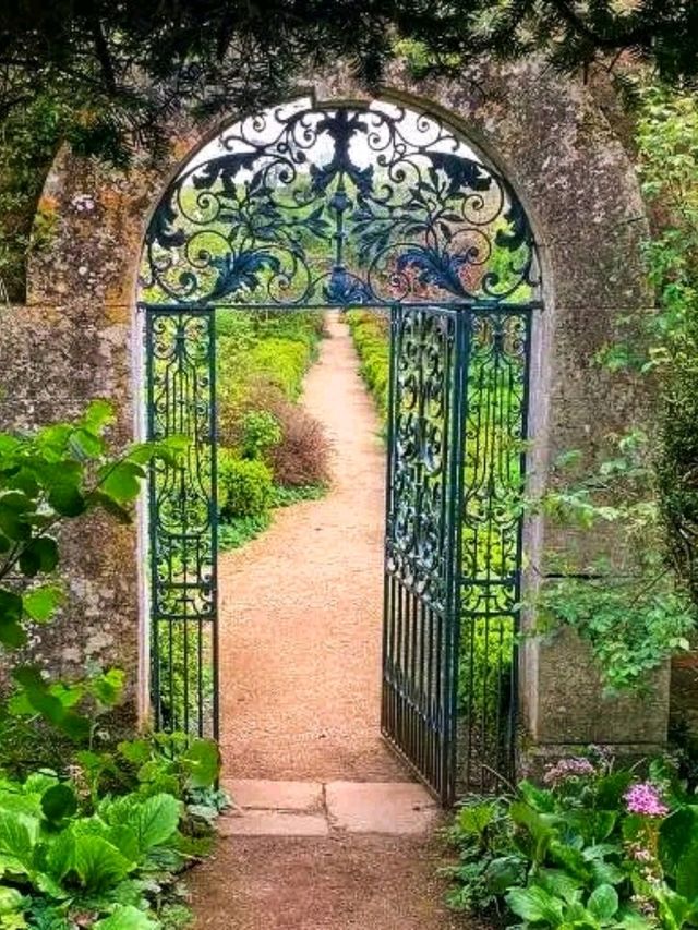Rousham House & Gardens: England’s Timeless Arcadia 🇬🇧