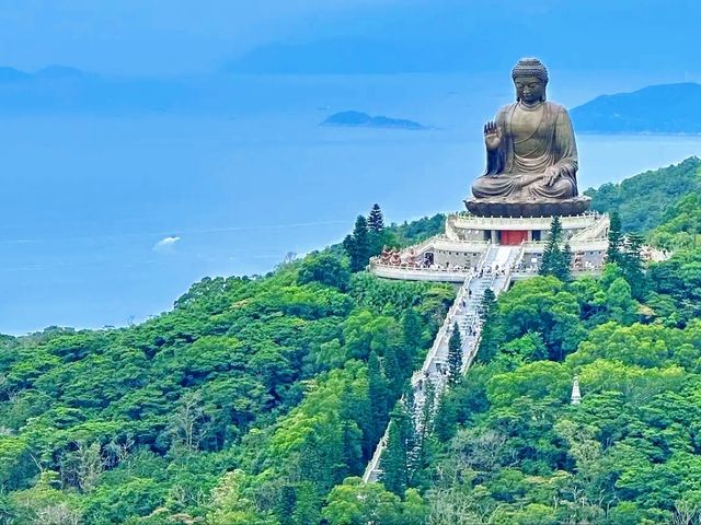  Ascend to Serenity at Tian Tan Buddha