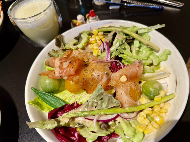 高雄漢來飯店45樓(焰牛排館)沙拉吧和甜品水果.種類豐富.美味可口 高雄漢來飯店45樓(焰牛排館)沙拉吧和甜品水果.種類豐富.美味可口