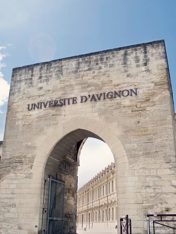 Université d’Avignon – A Journey into Learning & Heritage