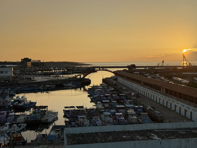 桃園 竹圍漁港 半日遊 賞夕陽觀飛機品海鮮