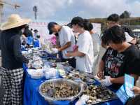 “Harvest by the River: Fuzhou’s Celebration at Niutouwei Wharf”