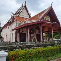 สักการะหลวงพ่อเสือที่พุทธสถานเชิงท่า – หน้าโบสถ์