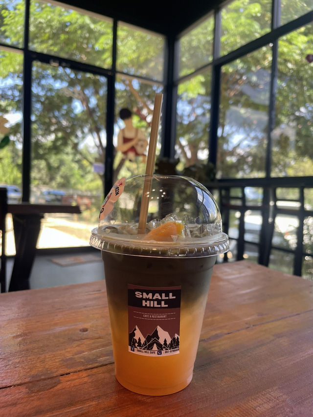 SMALL HiLL Cafe