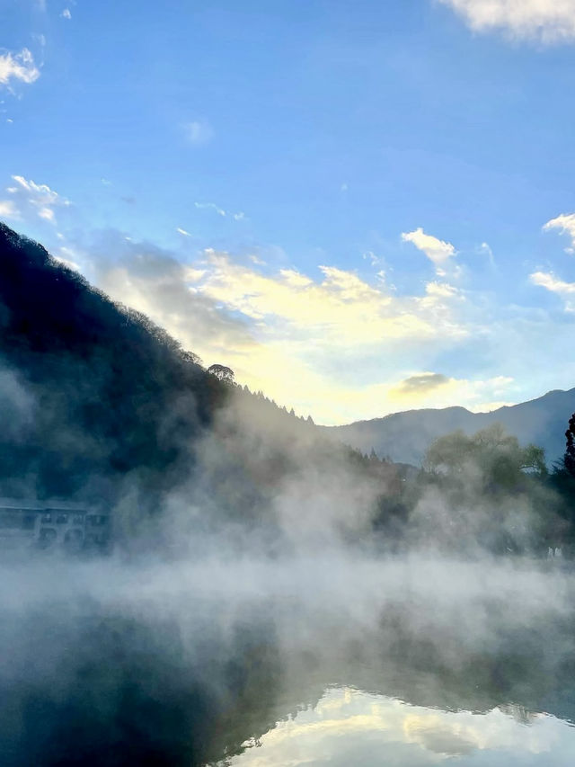 🍁 Autumn in Yufuin — Strolling Around Lake Kinrin