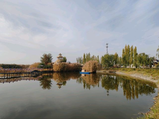 Autumn Scenery of Xihai Fishing Harbor's Water Town
