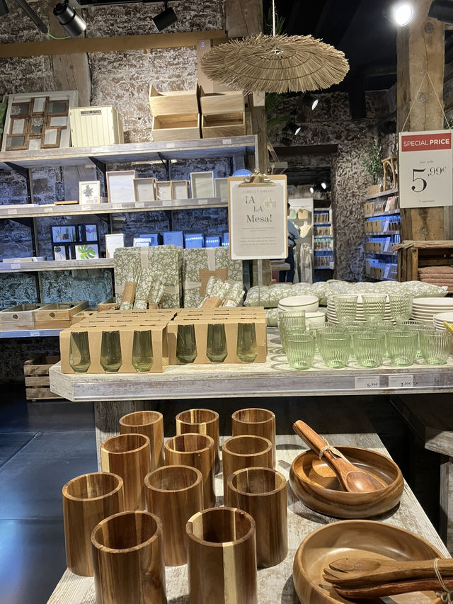 マドリードのショッピングストリートを歩く🇪🇸スペイン旅 マドリードのショッピングストリートを歩く🇪🇸スペイン旅