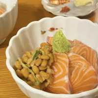 ์ฐ๋จ๋ ๊ณจ๋ชฉ์ฃผํ์์ ์ฌ๋ฅด๋ฅด๋
น๋ ๋ฐ์ดํธ ์จ๋ฏธ๋